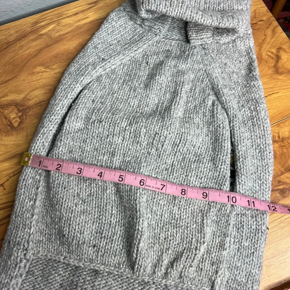 Chilly Dog Hand‎ Knit Wool Dog Sweater Size XL Snowflake Pom Pom  Hood NWT